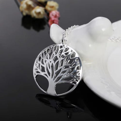 Collier arbre de vie stylisé en argenté