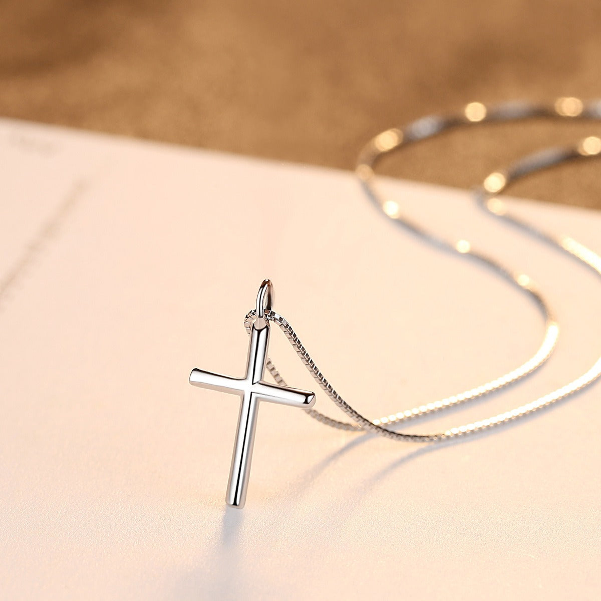 Collier croix argent moderne