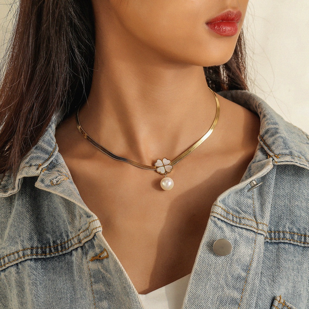 Collier trèfle nacre blanche