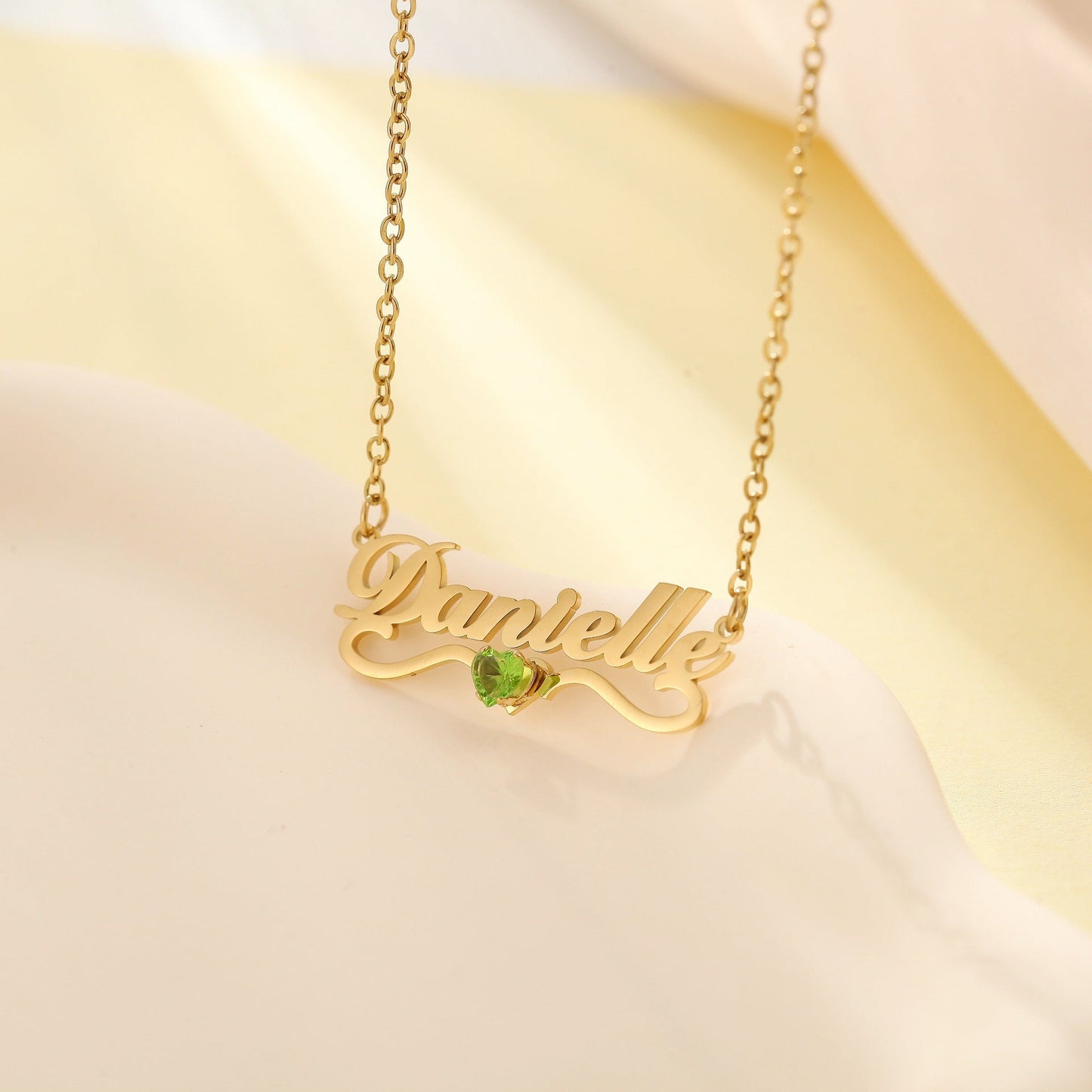 Collier prénom avec cristal vert