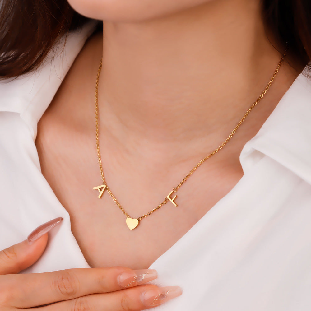 Collier 2 initiales personnalisées et petit coeur