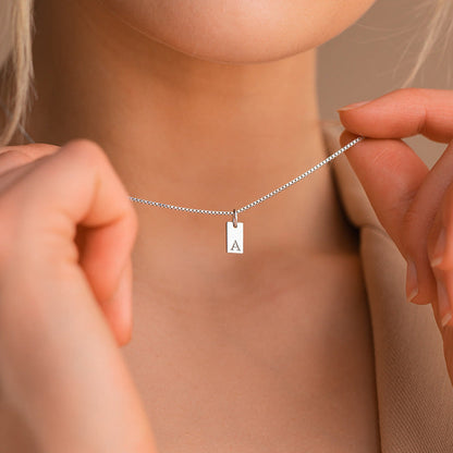 Collier initial personnalisable avec pendentifs rectangulaires