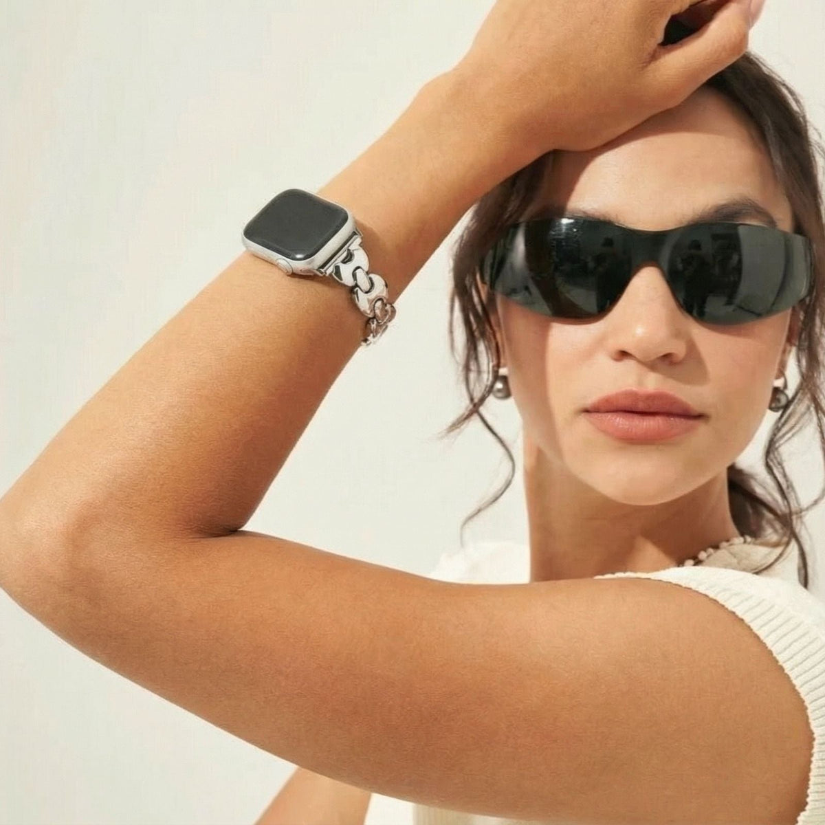 Bracelet Apple Watch à mailles marine, pour femme, design moderne, modèle Vily — photo 2