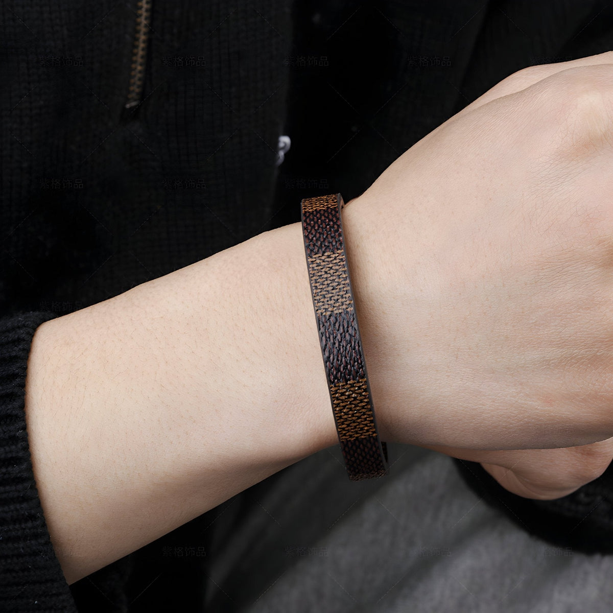 Bracelet a motif damier, fermoir magnetique, finition noire, pour homme, modele Nathan — photo 2