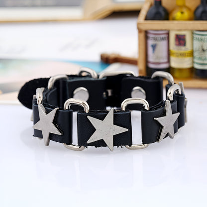 Bracelet a motif etoiles argentees, fermoir ardillon, finition punk, modele Seren — photo 3