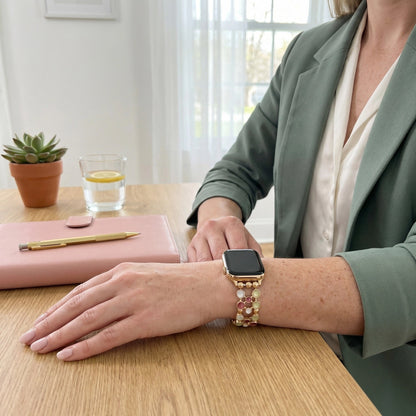 Bracelet Apple Watch a maillons dores et cabochons emailles multicolores, pour femme, modele Bestine — photo 3