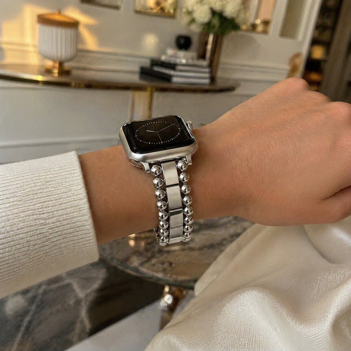 Bracelet Apple Watch a perles rondes et maillons rectangulaires, fermoir papillon, modele Anya — photo 3
