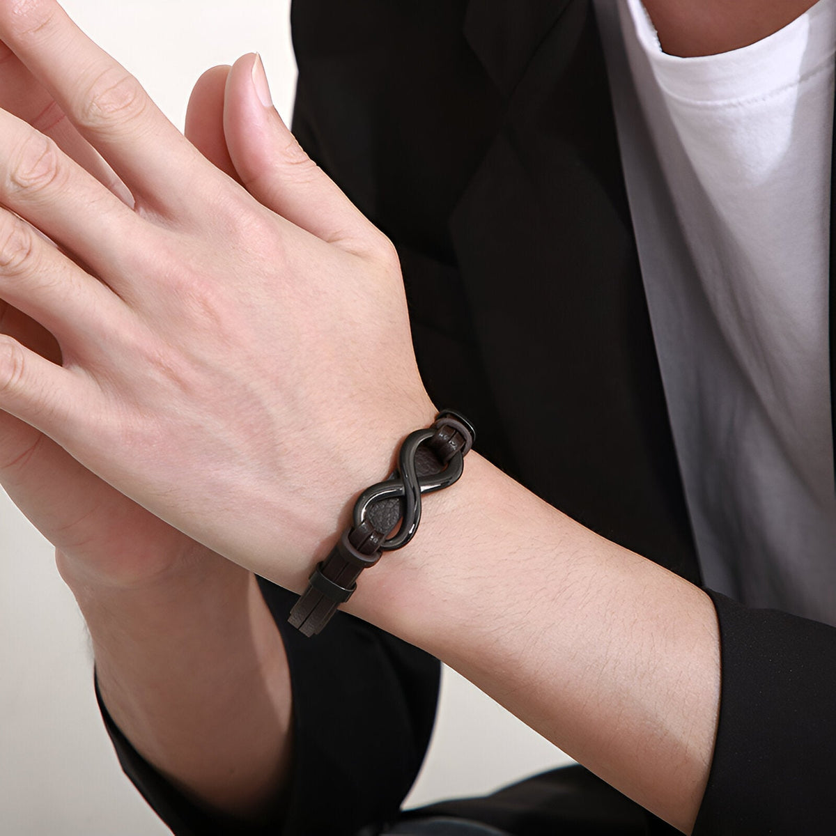 Bracelet à motif infini en acier inoxydable, finition noire, fermoir à cliquet, modèle Betis — photo 4