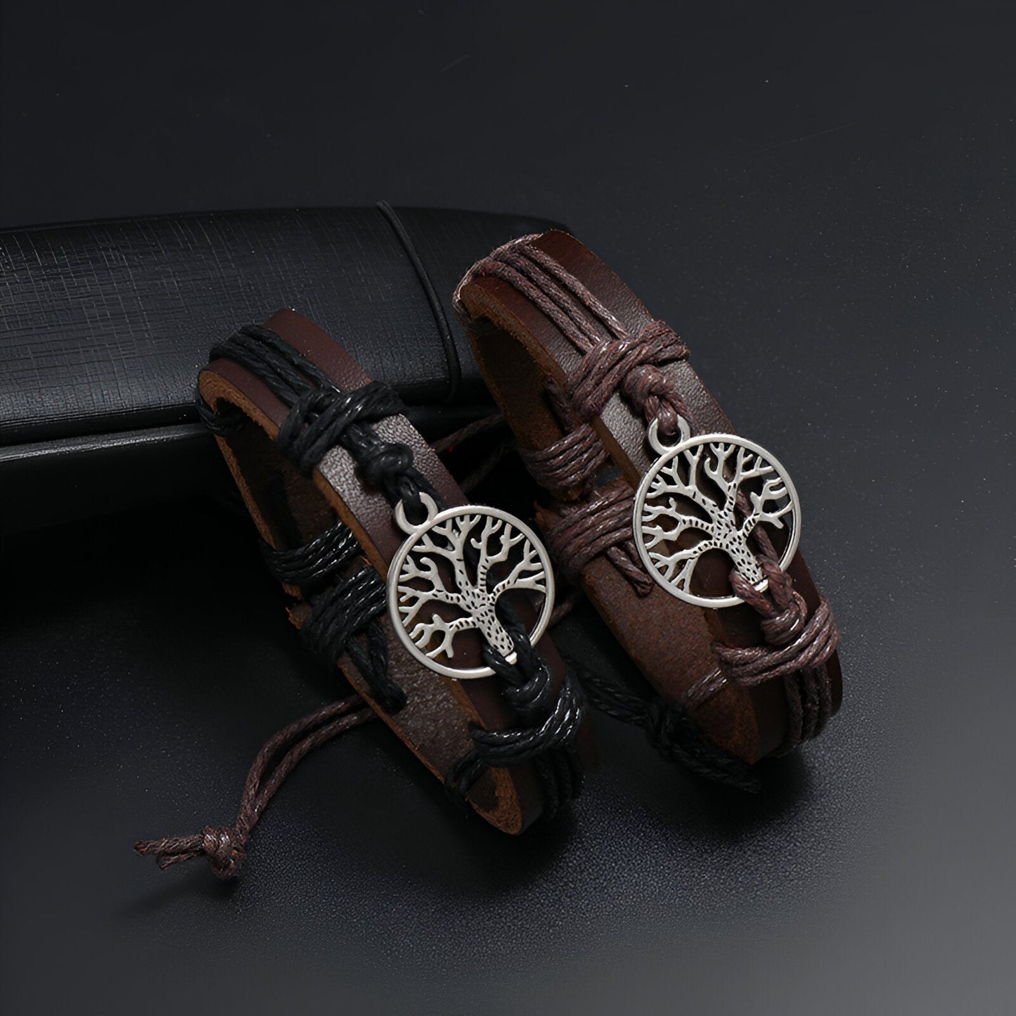 Bracelets en cuir marron et noir avec pendentif arbre de vie argenté, style mixte.