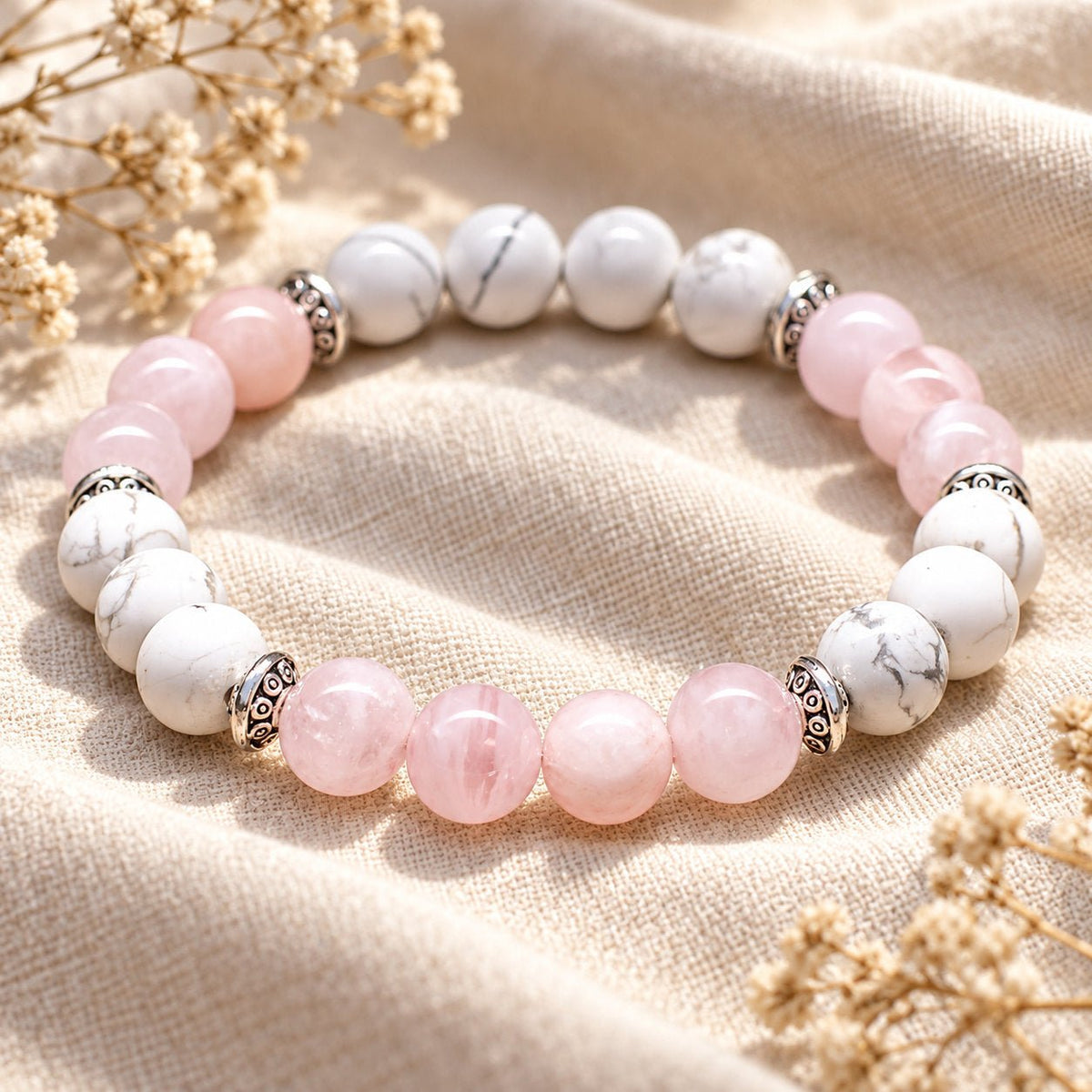Bracelet en pierres naturelles de quartz rose et howlite, pour l’amour et la douceur — photo 3