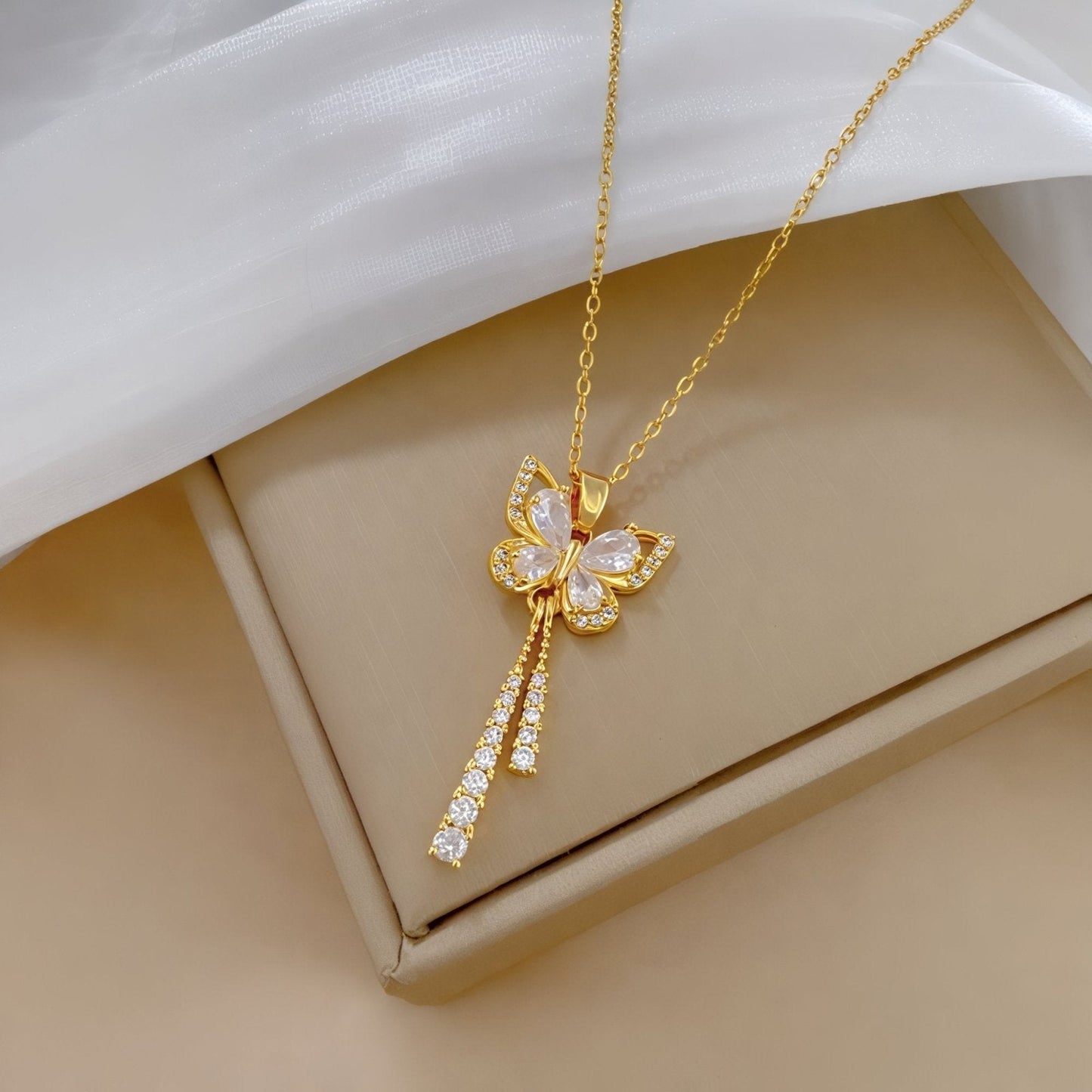 Collier doré à pendentif papillon, pampilles scintillantes en acier inoxydable, modèle Aubertine