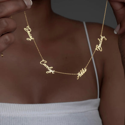 Collier personnalisé à plusieurs prénoms