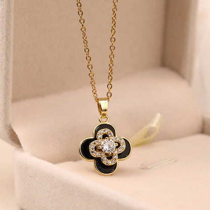 Collier trèfle nacre noir
